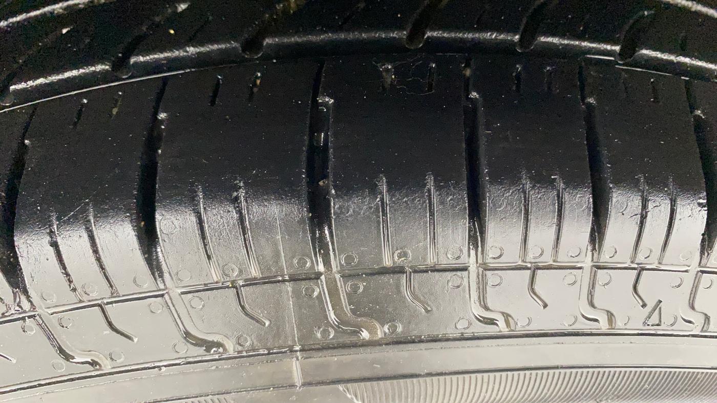 2020 Maruti Dzire VXI, Petrol, Manual, 1,23,444 km, Left Front Tyre Tread
