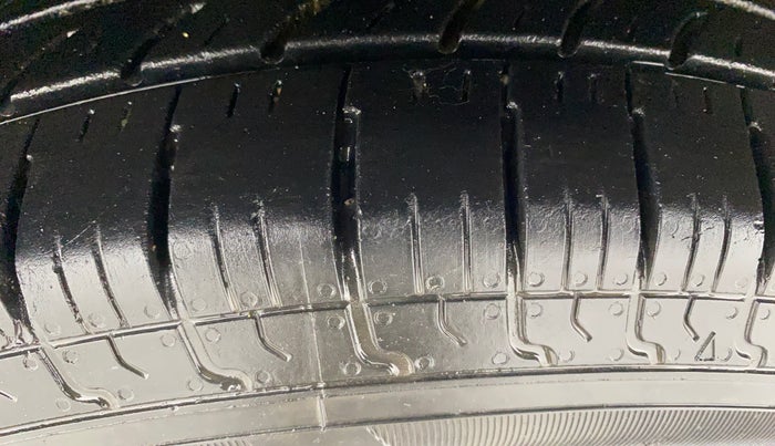 2020 Maruti Dzire VXI, Petrol, Manual, 1,23,412 km, Left Front Tyre Tread