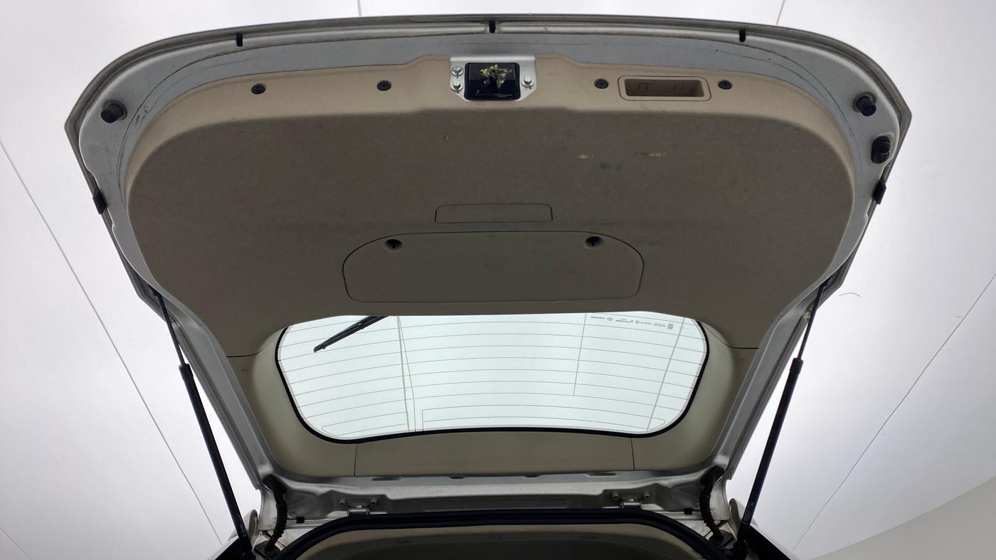 2016 Mahindra XUV500 W6 4X2, Diesel, Manual, 52,505 km, Boot Door Open