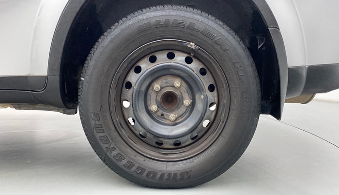 2016 Mahindra XUV500 W6 4X2, Diesel, Manual, 52,505 km, Left Rear Wheel