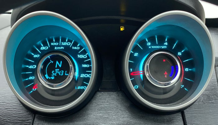 2016 Mahindra XUV500 W6 4X2, Diesel, Manual, 52,505 km, Odometer Image