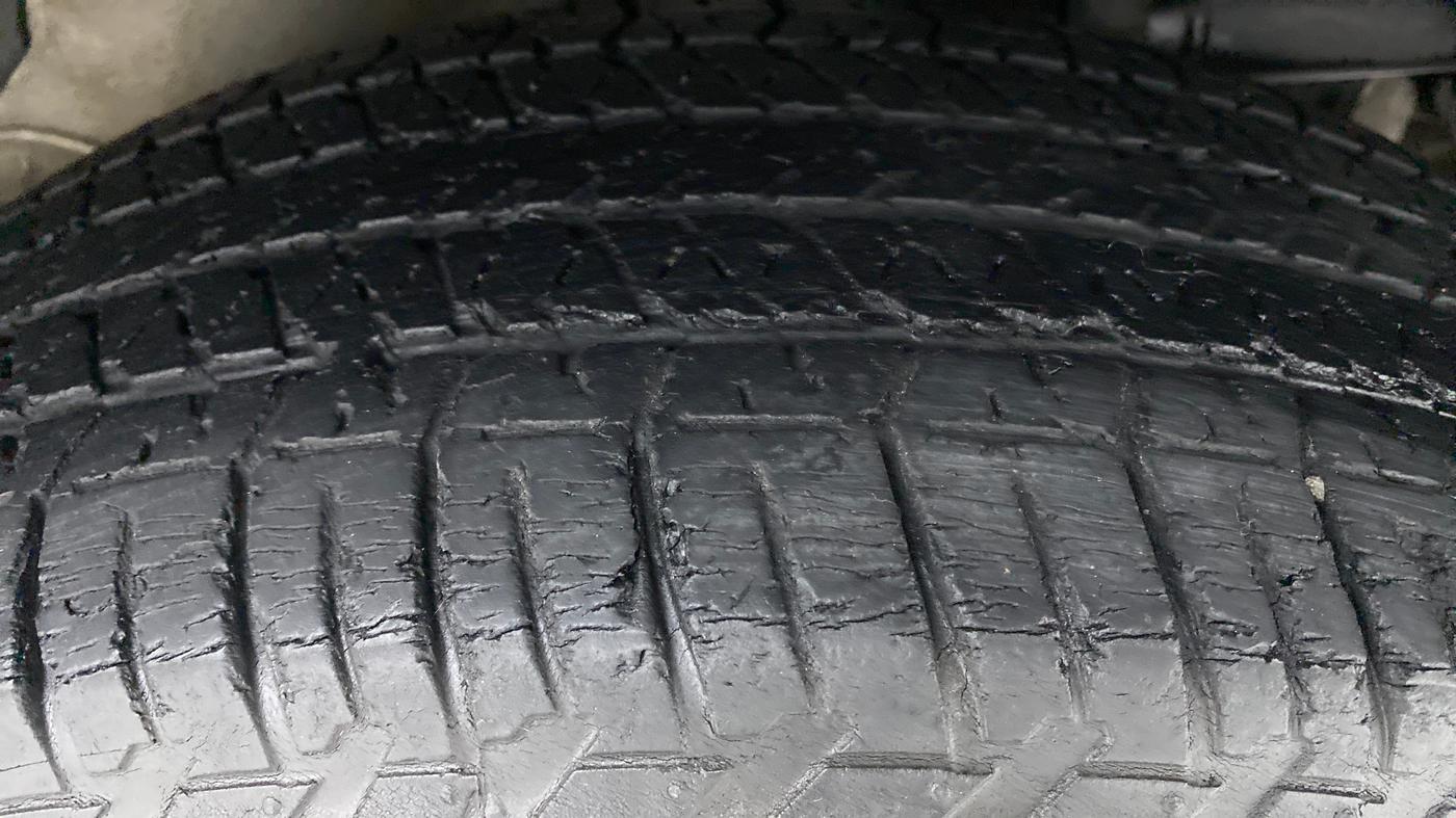 2016 Mahindra XUV500 W6 4X2, Diesel, Manual, 52,505 km, Left Rear Tyre Tread
