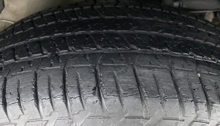 2016 Mahindra XUV500 W6 4X2, Diesel, Manual, 52,505 km, Left Rear Tyre Tread