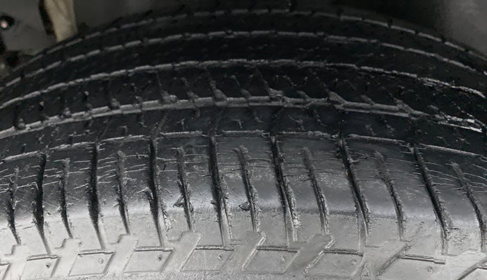 2016 Mahindra XUV500 W6 4X2, Diesel, Manual, 52,505 km, Right Rear Tyre Tread