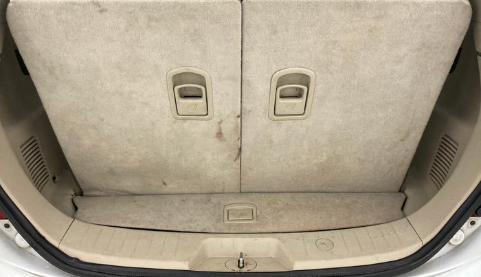 2016 Mahindra XUV500 W6 4X2, Diesel, Manual, 52,505 km, Boot Inside