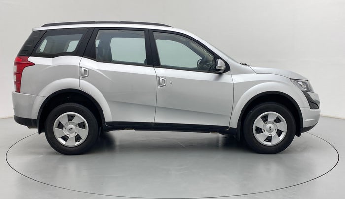 2016 Mahindra XUV500 W6 4X2, Diesel, Manual, 52,505 km, Right Side View