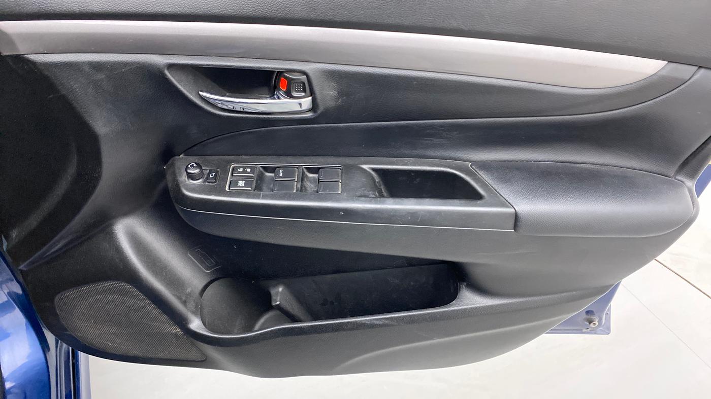 2017 Maruti Ciaz S 1.4 MT PETROL, Petrol, Manual, 85,011 km, Driver Side Door Panels Control