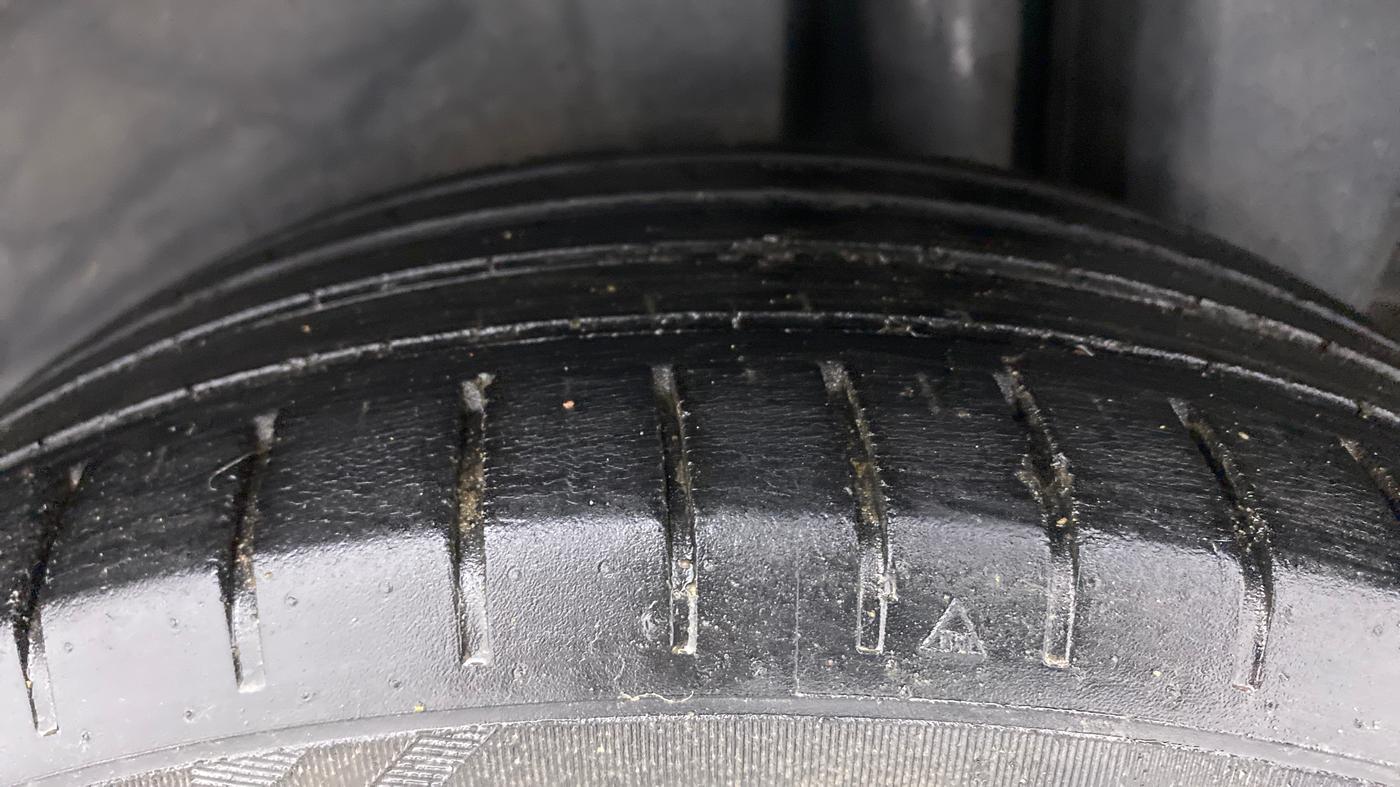 2017 Maruti Ciaz S 1.4 MT PETROL, Petrol, Manual, 85,011 km, Left Rear Tyre Tread