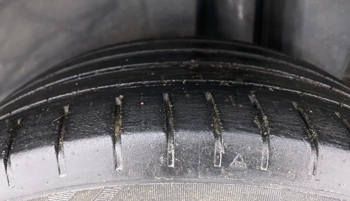 2017 Maruti Ciaz S 1.4 MT PETROL, Petrol, Manual, 85,011 km, Left Rear Tyre Tread