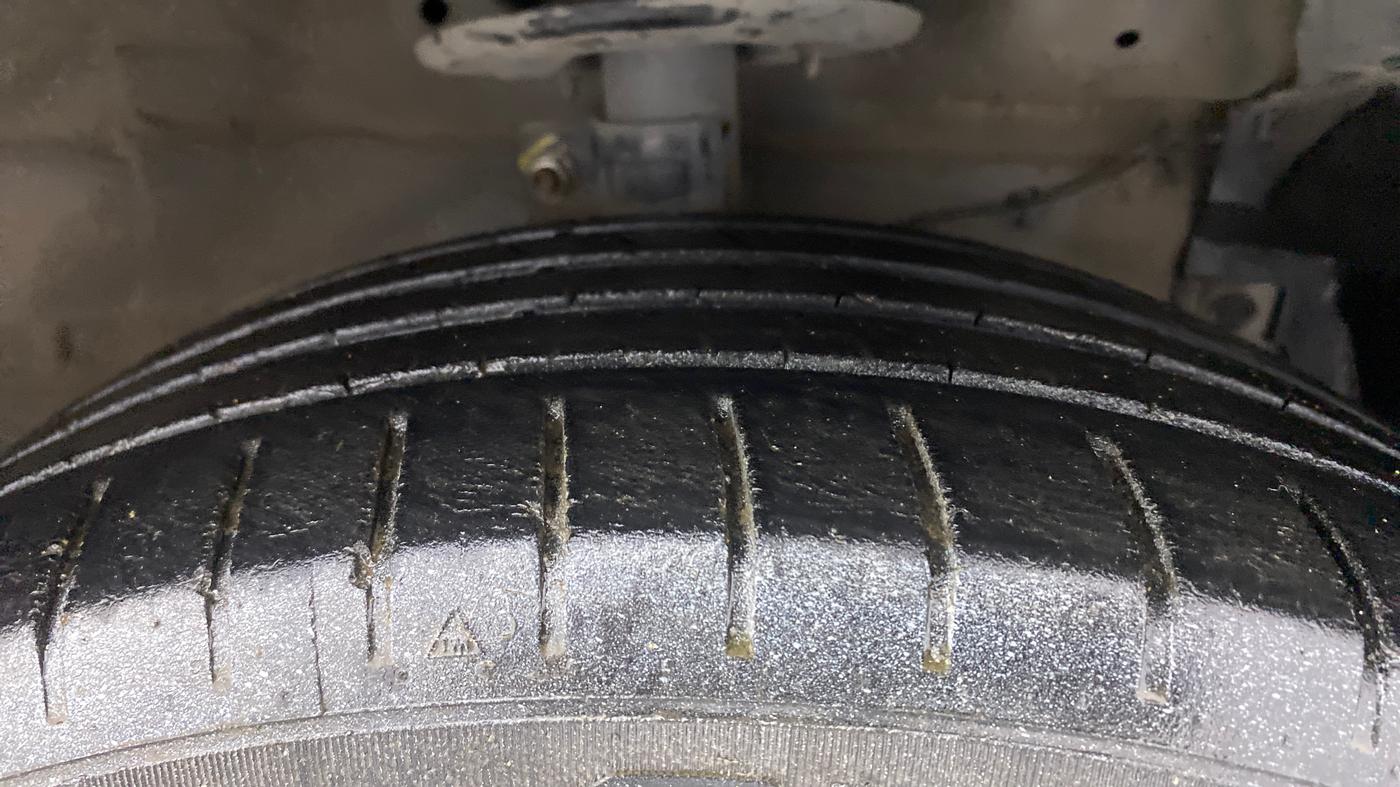 2017 Maruti Ciaz S 1.4 MT PETROL, Petrol, Manual, 85,011 km, Right Front Tyre Tread