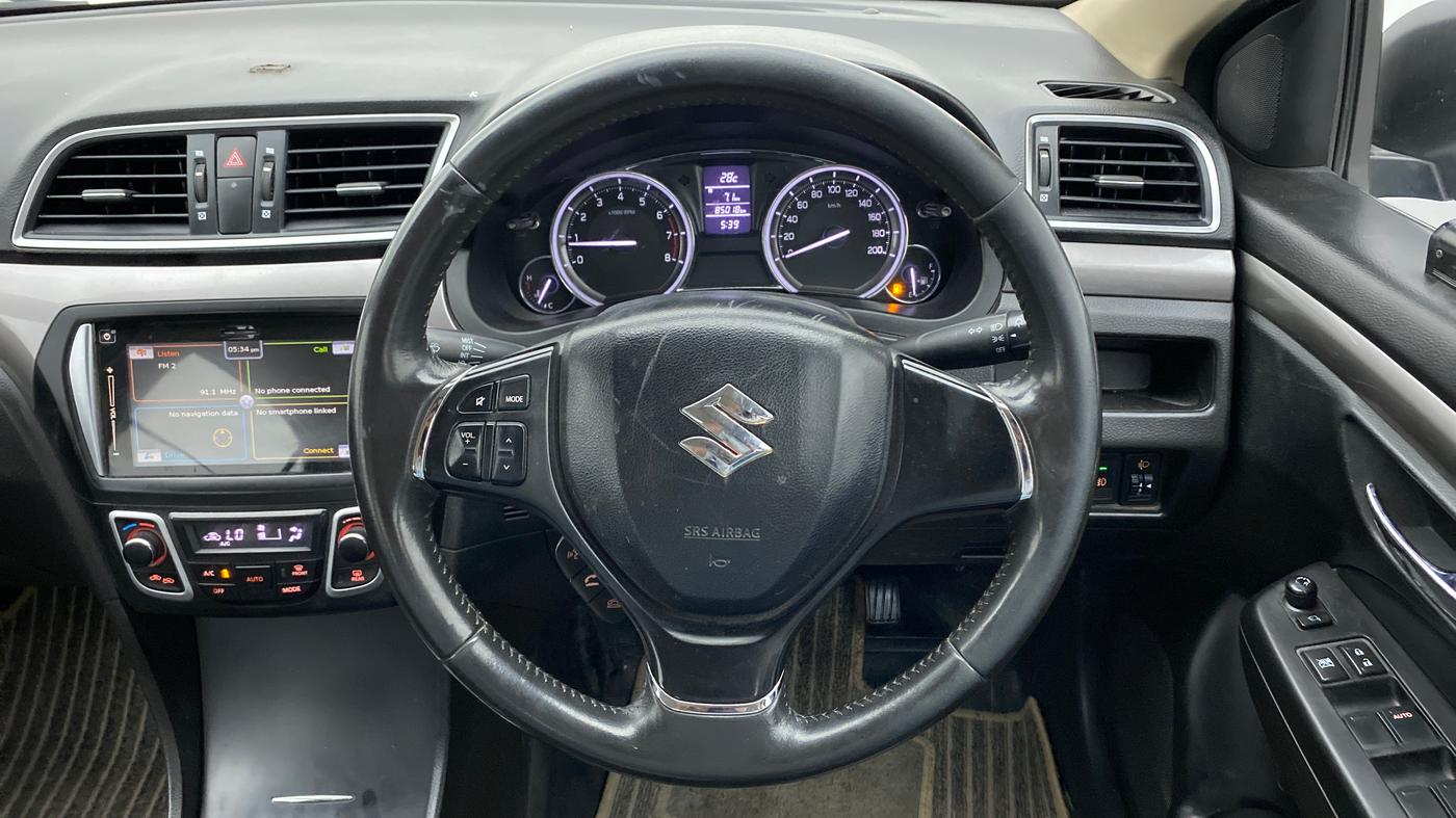 2017 Maruti Ciaz S 1.4 MT PETROL, Petrol, Manual, 85,011 km, Steering Wheel Close Up