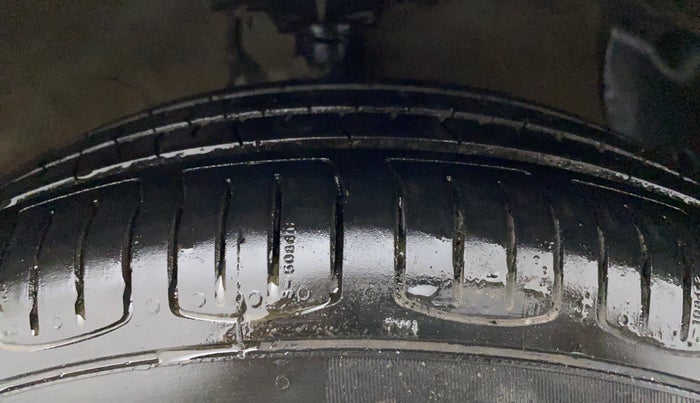 2017 Hyundai Xcent E+, Petrol, Manual, 36,486 km, Right Front Tyre Tread