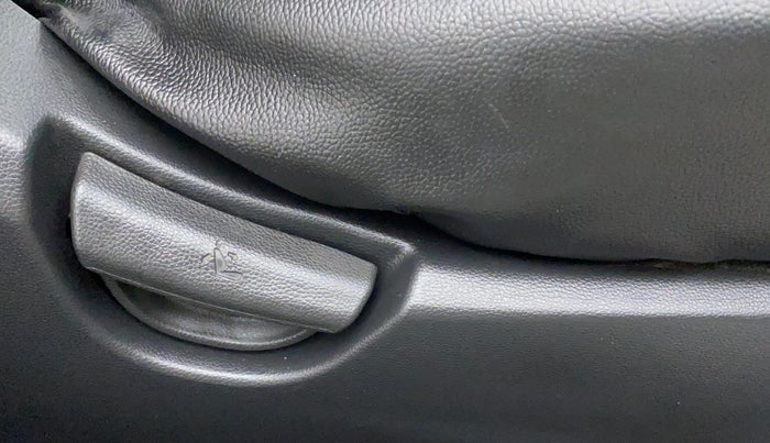 2017 Hyundai Xcent E+, Petrol, Manual, 36,486 km, Driver Side Adjustment Panel