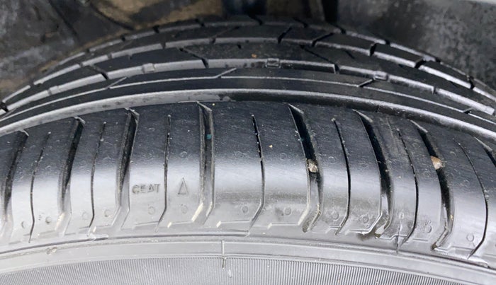 2021 KIA SONET G 1.2 HTE, Petrol, Manual, 2,177 km, Right Front Tyre Tread