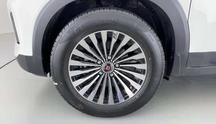 2021 KIA SONET G 1.2 HTE, Petrol, Manual, 2,177 km, Left Front Wheel