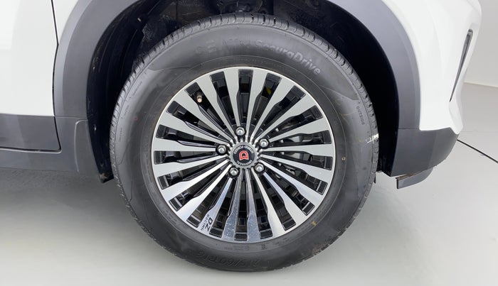 2021 KIA SONET G 1.2 HTE, Petrol, Manual, 2,177 km, Right Front Wheel