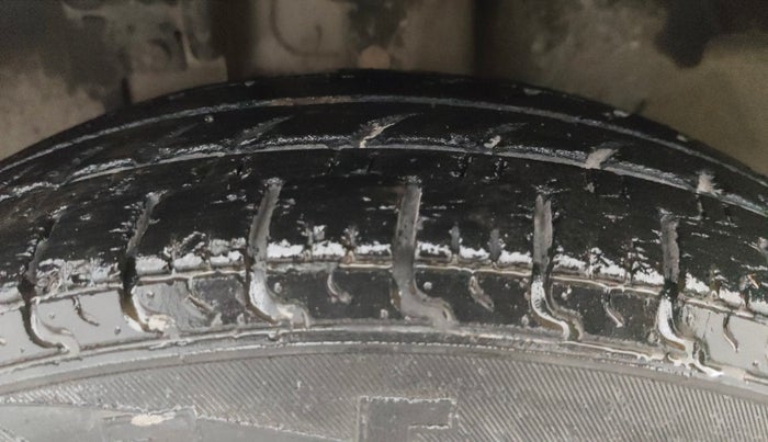 2017 Renault Kwid RXL, Petrol, Manual, 31,480 km, Left Front Tyre Tread