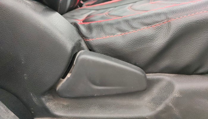 2017 Renault Kwid RXL, Petrol, Manual, 31,480 km, Driver Side Adjustment Panel