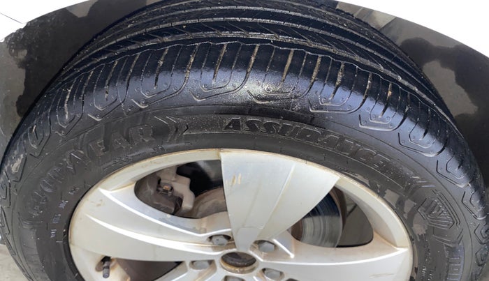 2017 Skoda Superb STYLE 1.8 TSI AT, Petrol, Automatic, 38,280 km, Left Front Tyre Tread