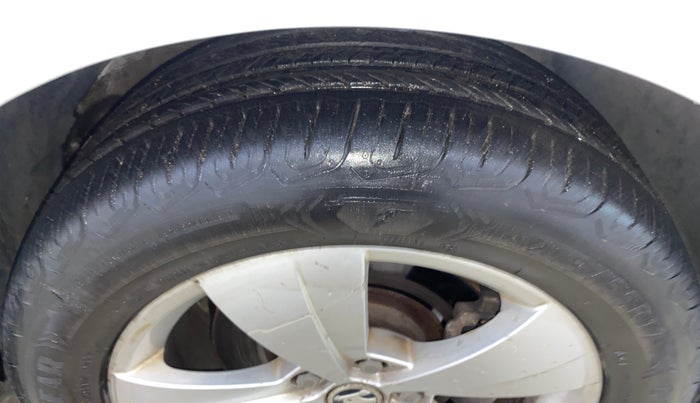 2017 Skoda Superb STYLE 1.8 TSI AT, Petrol, Automatic, 38,280 km, Right Front Tyre Tread