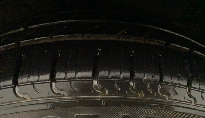 2020 Hyundai AURA S 1.2 CNG, CNG, Manual, 74,324 km, Left Front Tyre Tread