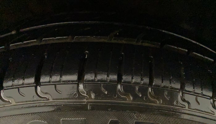 2020 Hyundai AURA S 1.2 CNG, CNG, Manual, 74,324 km, Right Front Tyre Tread