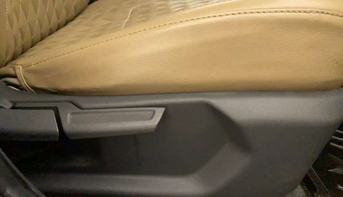 2020 Hyundai AURA S 1.2 CNG, CNG, Manual, 74,324 km, Driver Side Adjustment Panel