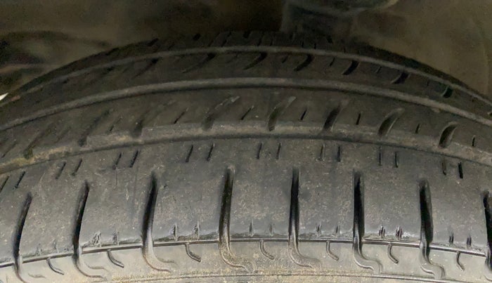 2013 Maruti Wagon R 1.0 VXI, Petrol, Manual, 80,161 km, Left Front Tyre Tread