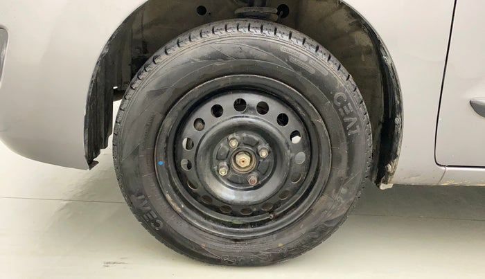 2013 Maruti Wagon R 1.0 VXI, Petrol, Manual, 80,161 km, Left Front Wheel
