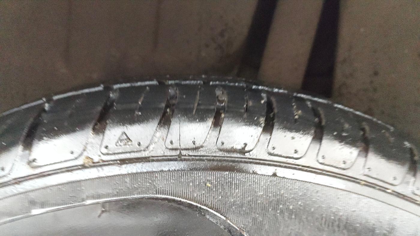 2023 Maruti Swift VXI, Petrol, Manual, 10,039 km, Left Rear Tyre Tread