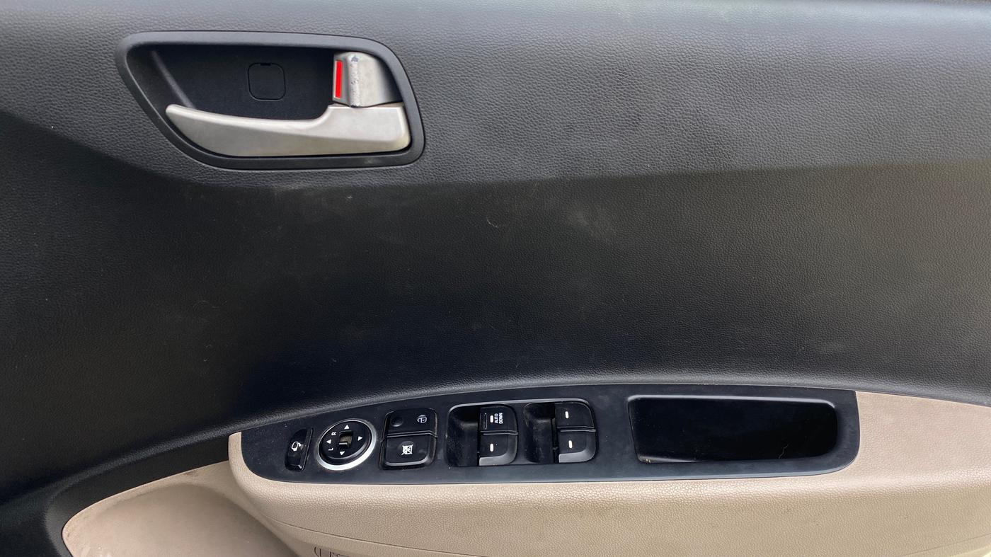 2014 Hyundai Grand i10 ASTA 1.1 CRDI, Diesel, Manual, 80,678 km, Driver Side Door Panels Control