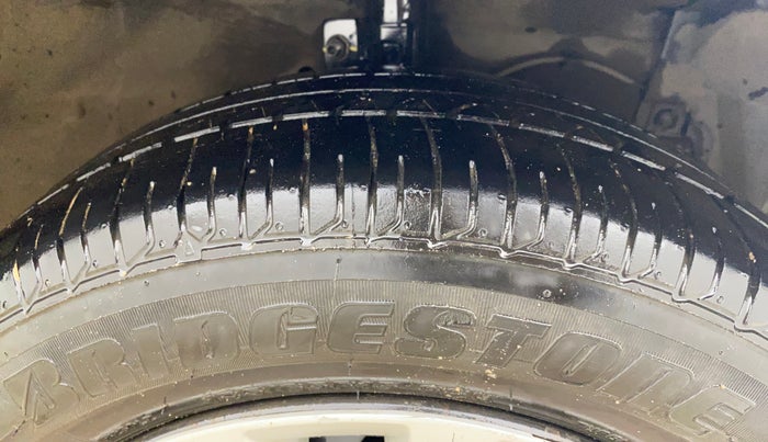 2016 Maruti Ciaz VXI+, Petrol, Manual, 1,19,955 km, Right Front Tyre Tread