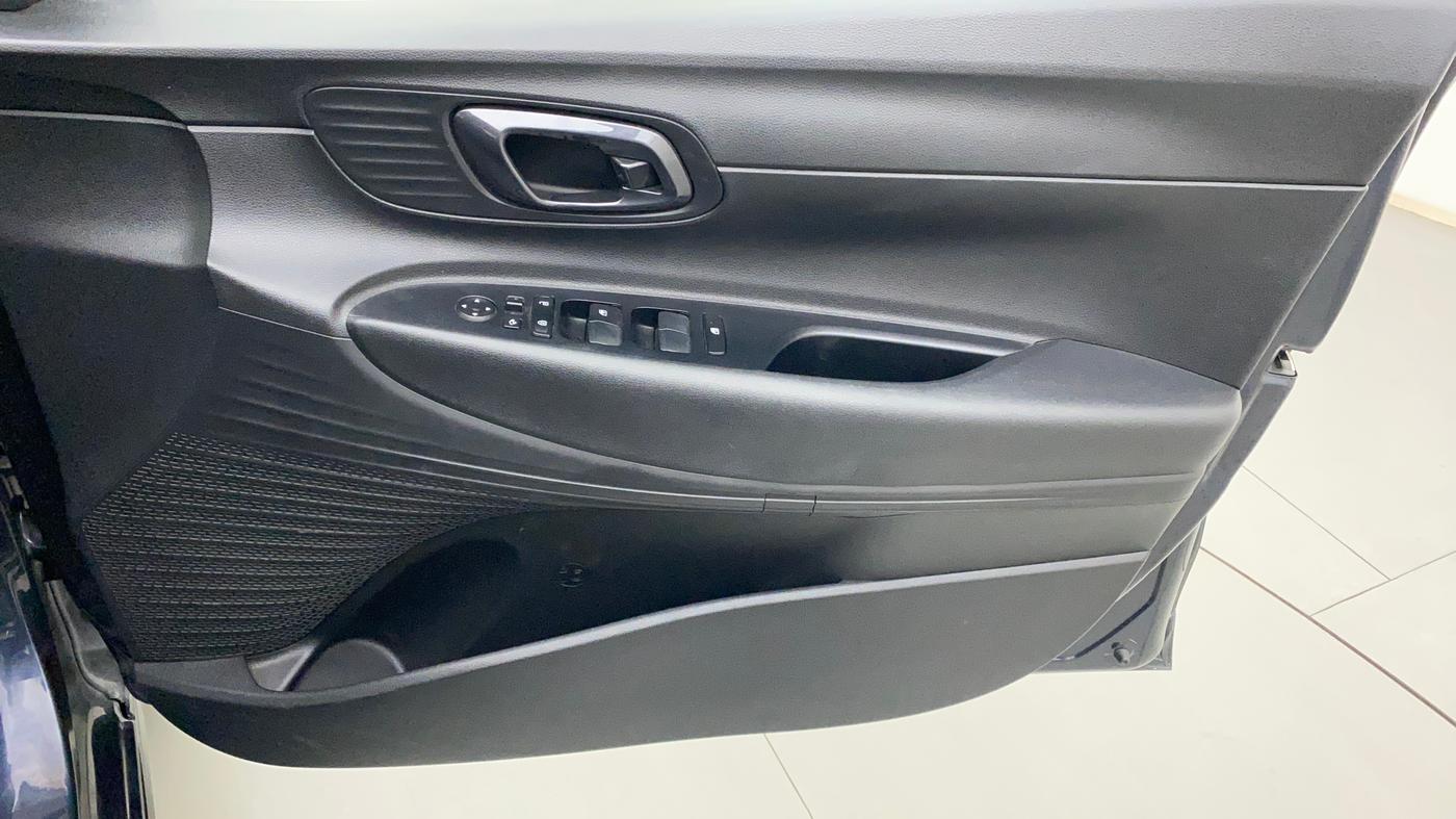 2021 Hyundai NEW I20 SPORTZ 1.2 MT, Petrol, Manual, 17,002 km, Driver Side Door Panels Control