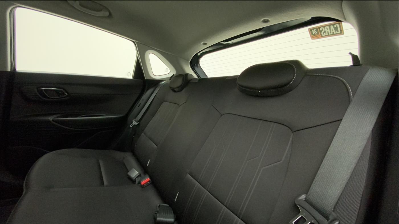 2021 Hyundai NEW I20 SPORTZ 1.2 MT, Petrol, Manual, 17,002 km, Right Side Rear Door Cabin