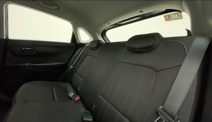 2021 Hyundai NEW I20 SPORTZ 1.2 MT, Petrol, Manual, 17,002 km, Right Side Rear Door Cabin