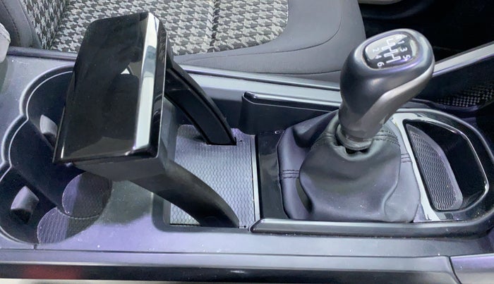 2021 Tata Safari XM 2.0 KRYOTEC, Diesel, Manual, 12,969 km, Gear Lever
