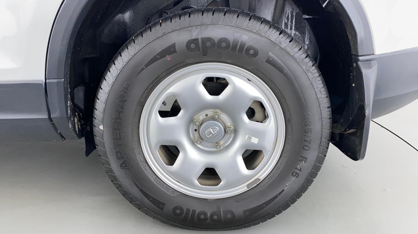 2021 Tata Safari XM 2.0 KRYOTEC, Diesel, Manual, 12,969 km, Left Rear Wheel
