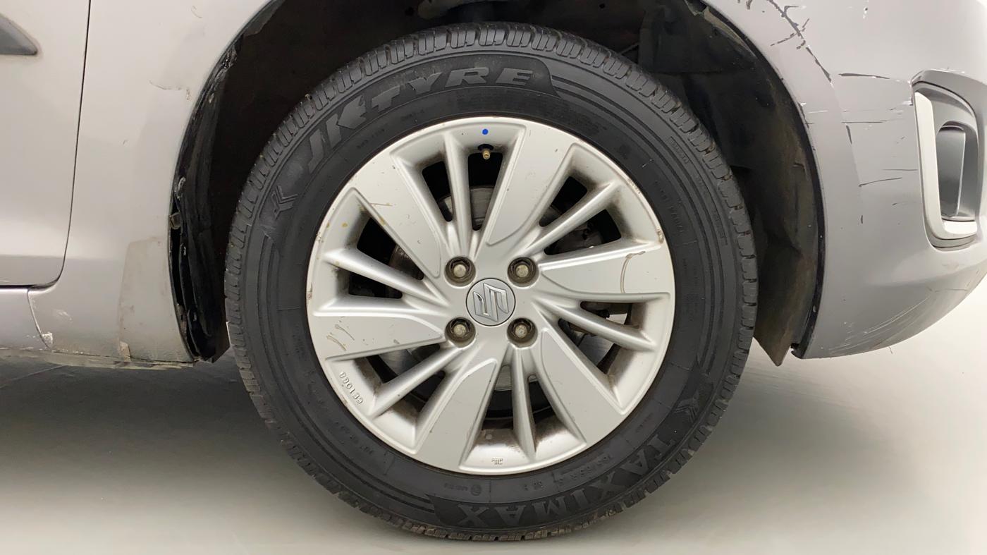 2017 Maruti Swift ZXI, Petrol, Manual, 94,776 km, Right Front Wheel