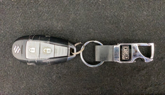 2017 Maruti Swift ZXI, Petrol, Manual, 94,776 km, Key Close Up