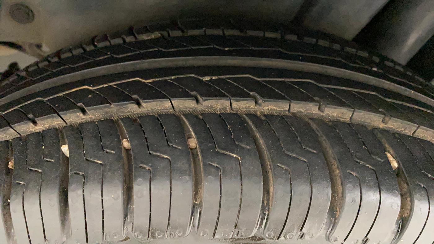 2017 Maruti Swift ZXI, Petrol, Manual, 94,776 km, Left Rear Tyre Tread