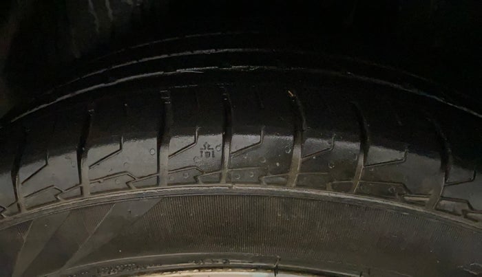 2017 Hyundai Creta SX PLUS AT 1.6 PETROL, Petrol, Automatic, 61,009 km, Left Rear Tyre Tread