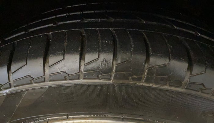 2017 Hyundai Creta SX PLUS AT 1.6 PETROL, Petrol, Automatic, 61,009 km, Right Front Tyre Tread