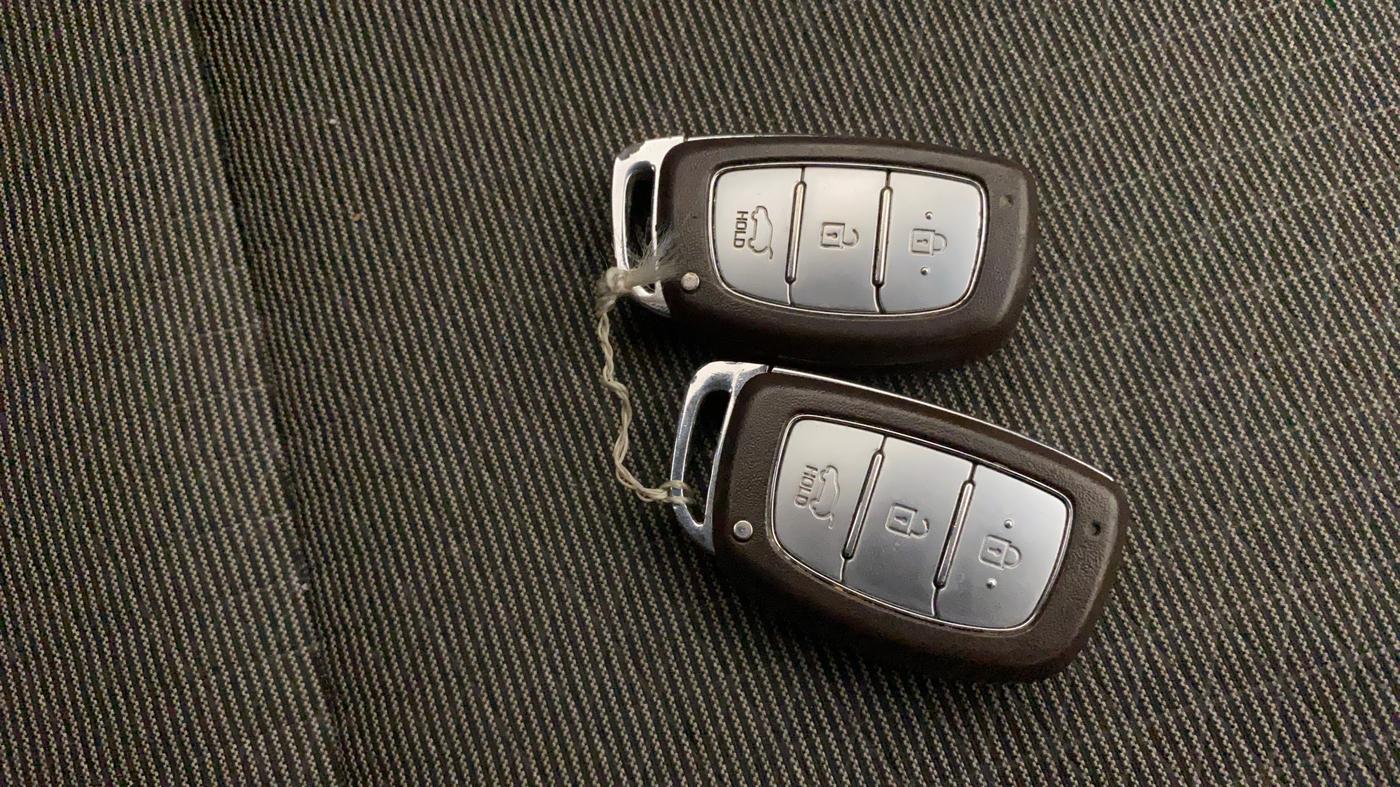 2017 Hyundai Creta SX PLUS AT 1.6 PETROL, Petrol, Automatic, 61,009 km, Key Close Up