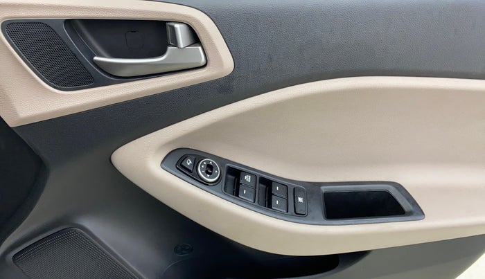 2016 Hyundai Elite i20 SPORTZ 1.2, Petrol, Manual, 28,783 km, Driver Side Door Panels Control