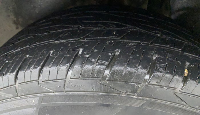 2017 Hyundai Creta SX PLUS 1.6 PETROL, Petrol, Manual, 1,22,750 km, Left Rear Tyre Tread