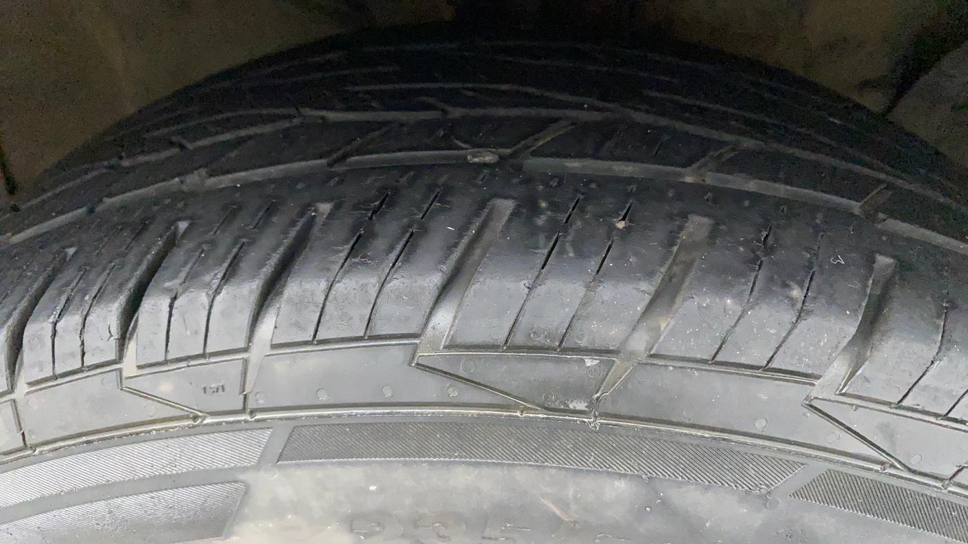 2017 Hyundai Creta SX PLUS 1.6 PETROL, Petrol, Manual, 1,22,750 km, Right Front Tyre Tread