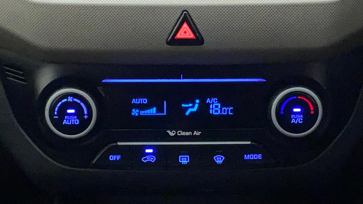 2017 Hyundai Creta SX PLUS 1.6 PETROL, Petrol, Manual, 1,22,750 km, Automatic Climate Control