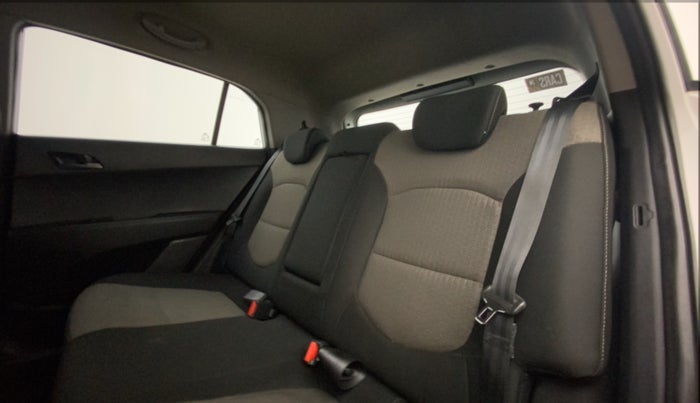 2017 Hyundai Creta SX PLUS 1.6 PETROL, Petrol, Manual, 1,22,750 km, Right Side Rear Door Cabin