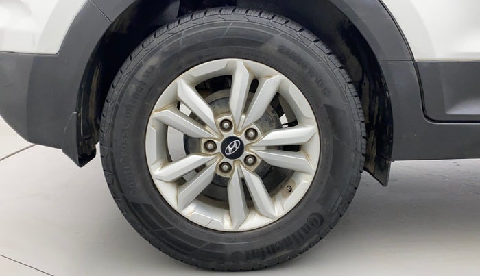 2017 Hyundai Creta SX PLUS 1.6 PETROL, Petrol, Manual, 1,22,750 km, Right Rear Wheel