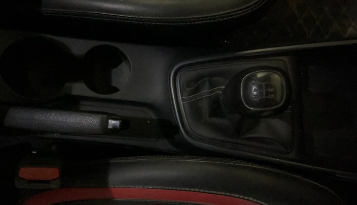 2021 Hyundai NEW I20 SPORTZ 1.2 MT, Petrol, Manual, 40,009 km, Gear Lever